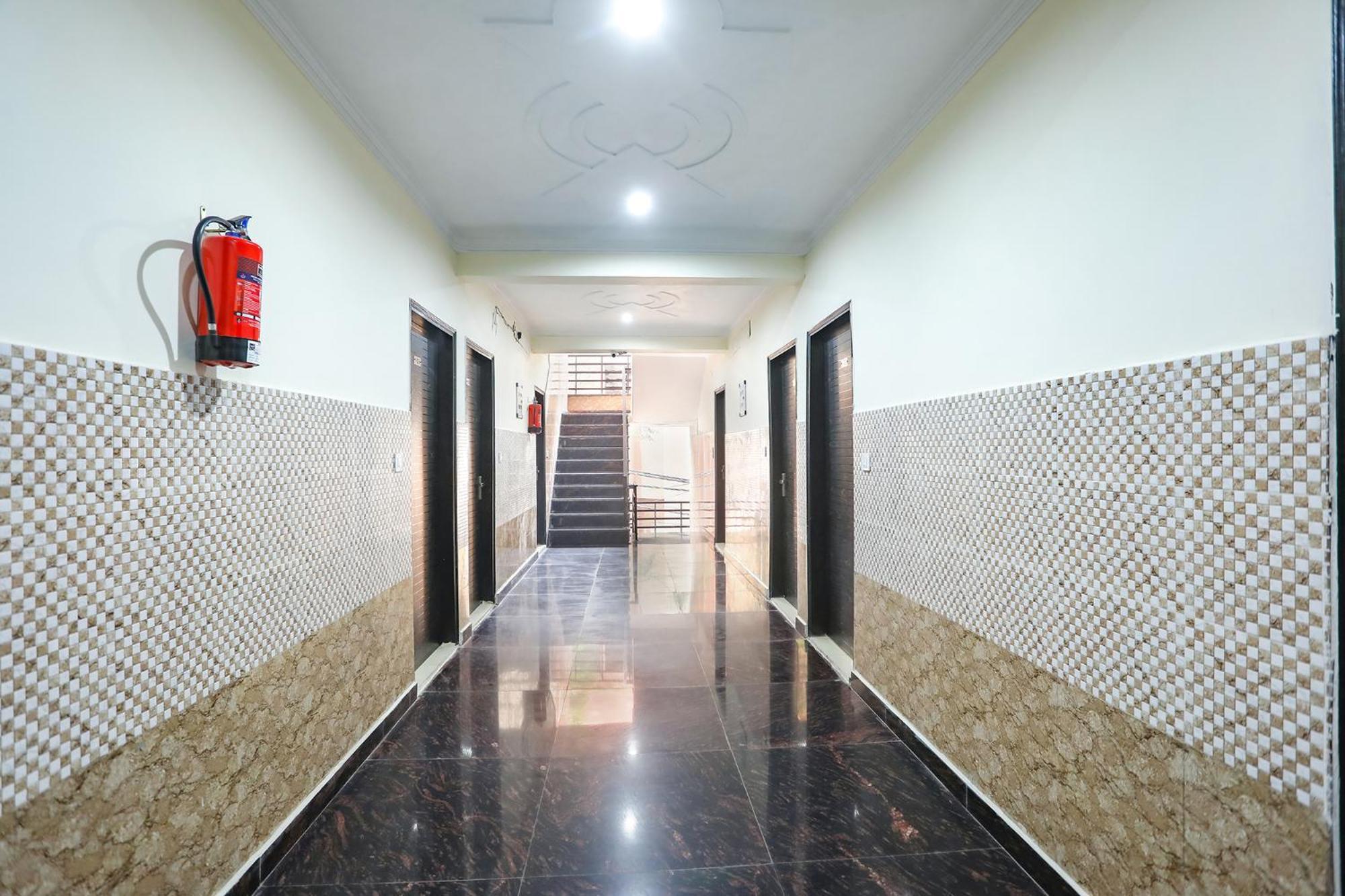 Fabexpress Asp Royal Residency Inn- Janakpuri Delhi  Exterior foto